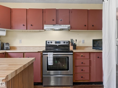 3503 42A Avenue Nw, Edmonton, AB - Indoor Photo Showing Kitchen With Stainless Steel Kitchen