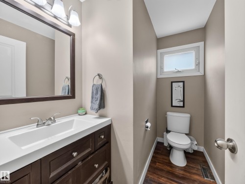 3503 42A Avenue Nw, Edmonton, AB - Indoor Photo Showing Bathroom