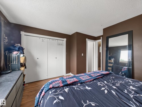 3503 42A Avenue Nw, Edmonton, AB - Indoor Photo Showing Bedroom