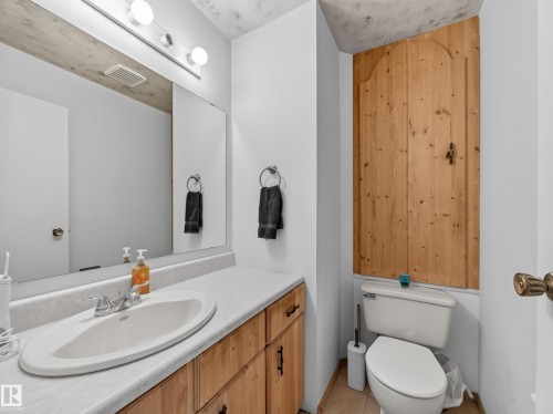 3503 42A Avenue Nw, Edmonton, AB - Indoor Photo Showing Bathroom