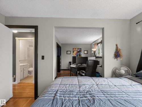 3503 42A Avenue Nw, Edmonton, AB - Indoor Photo Showing Bedroom