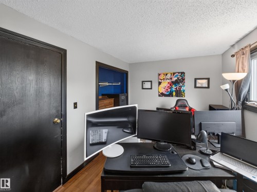 3503 42A Avenue Nw, Edmonton, AB - Indoor