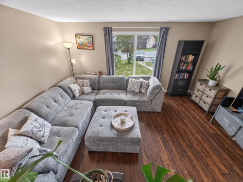 3503 42A Avenue Nw, Edmonton, AB - Indoor Photo Showing Living Room