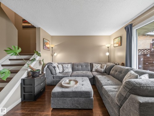 3503 42A Avenue Nw, Edmonton, AB - Indoor Photo Showing Living Room