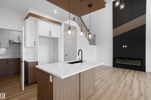 782 Bank Drive, Leduc, AB - Indoor Photo Showing Kitchen With Upgraded Kitchen