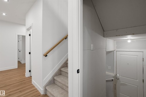 782 Bank Drive, Leduc, AB - Indoor Photo Showing Other Room