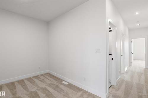 782 Bank Drive, Leduc, AB - Indoor Photo Showing Other Room