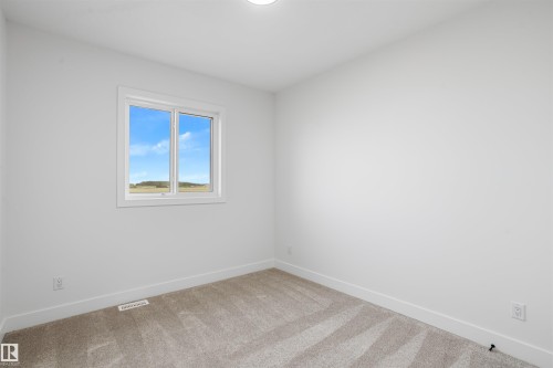 782 Bank Drive, Leduc, AB - Indoor Photo Showing Other Room