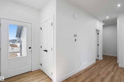 782 Bank Drive, Leduc, AB - Indoor Photo Showing Other Room