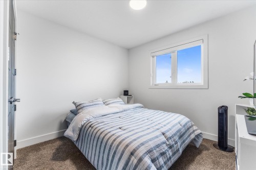 72 Spruce Gardens Crescent, Spruce Grove, AB - Indoor Photo Showing Bedroom