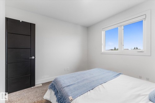 72 Spruce Gardens Crescent, Spruce Grove, AB - Indoor Photo Showing Bedroom