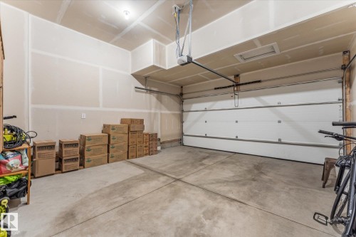72 Spruce Gardens Crescent, Spruce Grove, AB - Indoor Photo Showing Garage