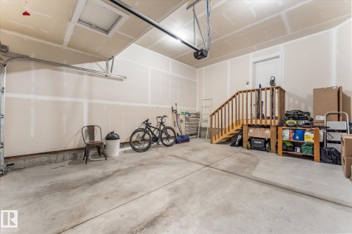 72 Spruce Gardens Crescent, Spruce Grove, AB - Indoor Photo Showing Garage