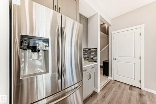 17207 64 Street Nw, Edmonton, AB - Indoor