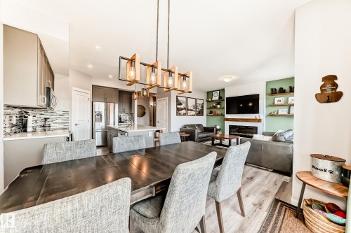 17207 64 Street Nw, Edmonton, AB - Indoor Photo Showing Dining Room