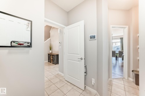 17207 64 Street Nw, Edmonton, AB - Indoor Photo Showing Other Room