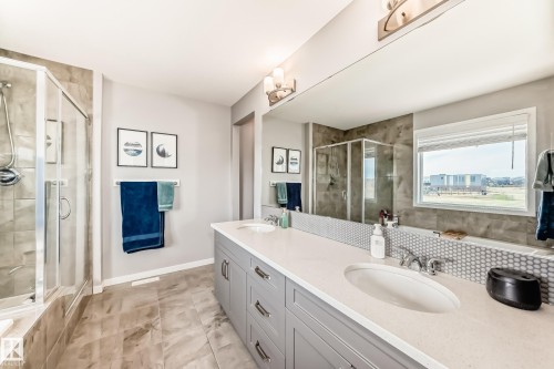 17207 64 Street Nw, Edmonton, AB - Indoor Photo Showing Bathroom