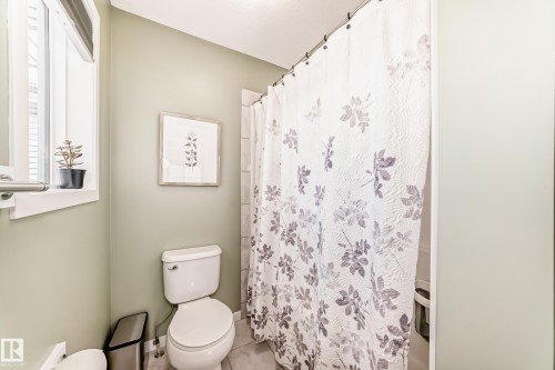 17207 64 Street Nw, Edmonton, AB - Indoor Photo Showing Bathroom