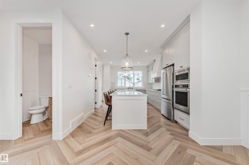 10439 144 Street Nw, Edmonton, AB - Indoor Photo Showing Kitchen
