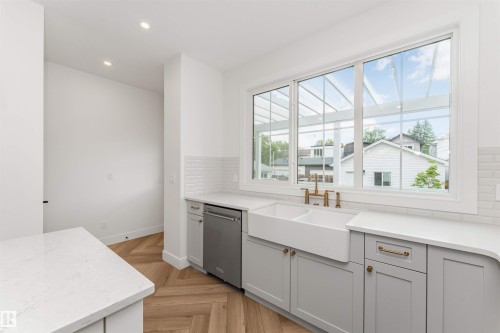 10439 144 Street Nw, Edmonton, AB - Indoor Photo Showing Kitchen