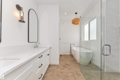 10439 144 Street Nw, Edmonton, AB - Indoor Photo Showing Bathroom