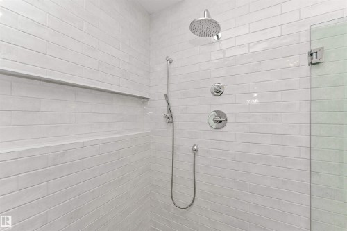 10439 144 Street Nw, Edmonton, AB - Indoor Photo Showing Bathroom
