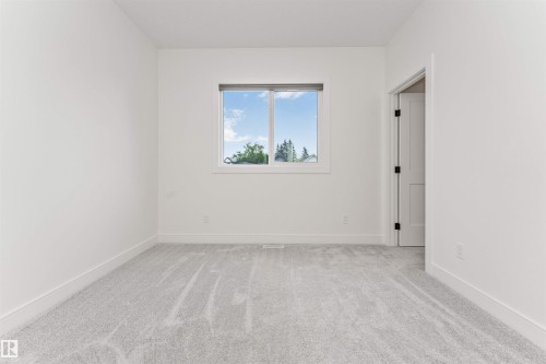 10439 144 Street Nw, Edmonton, AB - Indoor Photo Showing Other Room