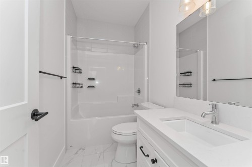10439 144 Street Nw, Edmonton, AB - Indoor Photo Showing Bathroom