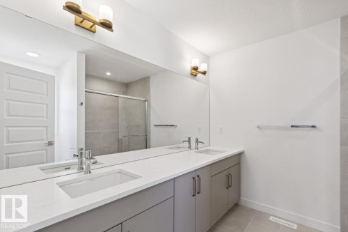5033 Cawsey Link Sw, Edmonton, AB - Indoor Photo Showing Bathroom