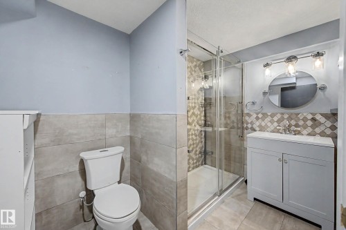 162 Mission Avenue, St. Albert, AB - Indoor Photo Showing Bathroom