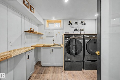 162 Mission Avenue, St. Albert, AB - Indoor Photo Showing Laundry Room