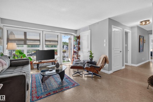 #301 9603 98 Av Nw, Edmonton, AB - Indoor Photo Showing Living Room