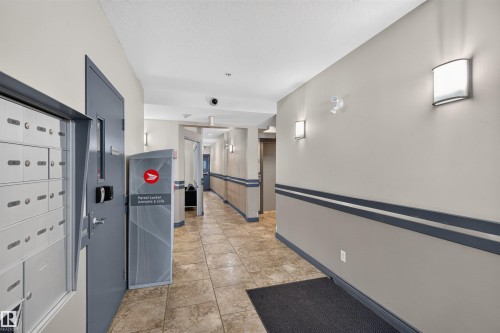 #301 9603 98 Av Nw, Edmonton, AB - Indoor Photo Showing Other Room