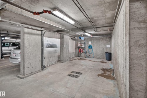 #301 9603 98 Av Nw, Edmonton, AB - Indoor Photo Showing Garage