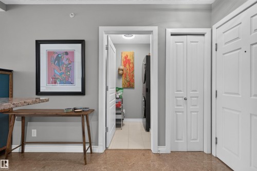 #301 9603 98 Av Nw, Edmonton, AB - Indoor
