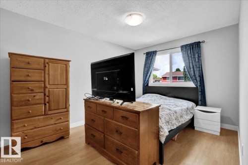13225 47 Street Nw, Edmonton, AB - Indoor Photo Showing Bedroom