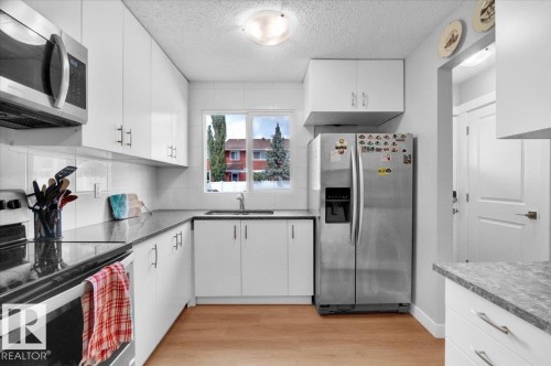 13225 47 Street Nw, Edmonton, AB - Indoor Photo Showing Kitchen