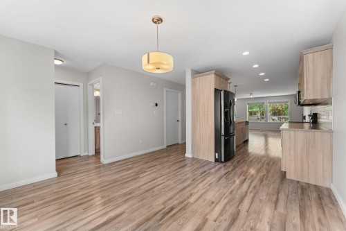 11840 122 Street Nw, Edmonton, AB - Indoor Photo Showing Other Room