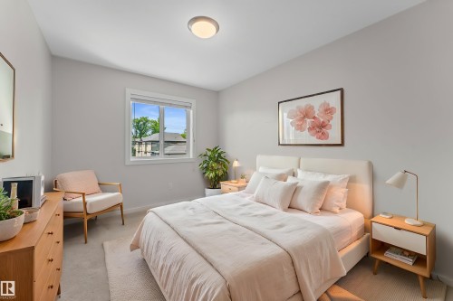 11840 122 Street Nw, Edmonton, AB - Indoor Photo Showing Bedroom
