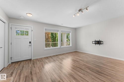 11840 122 Street Nw, Edmonton, AB - Indoor Photo Showing Other Room