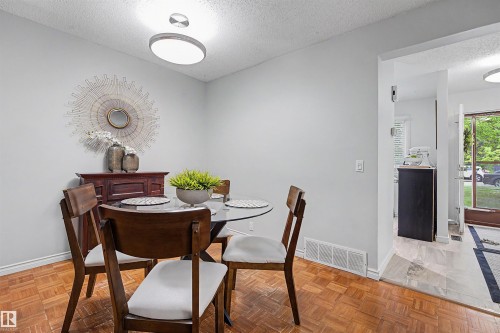 5420 146 Avenue Nw, Edmonton, AB - Indoor Photo Showing Dining Room