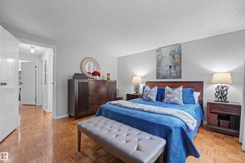 5420 146 Avenue Nw, Edmonton, AB - Indoor Photo Showing Bedroom