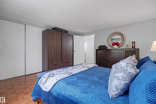 5420 146 Avenue Nw, Edmonton, AB - Indoor Photo Showing Bedroom