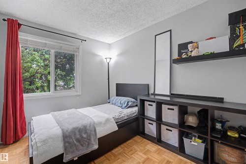 5420 146 Avenue Nw, Edmonton, AB - Indoor Photo Showing Bedroom