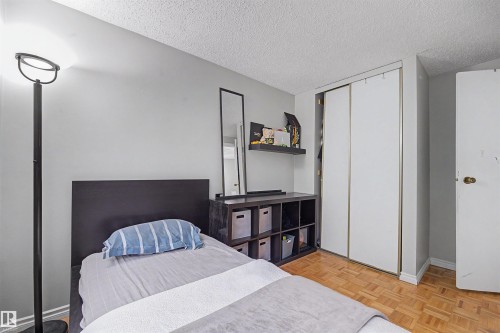 5420 146 Avenue Nw, Edmonton, AB - Indoor Photo Showing Bedroom
