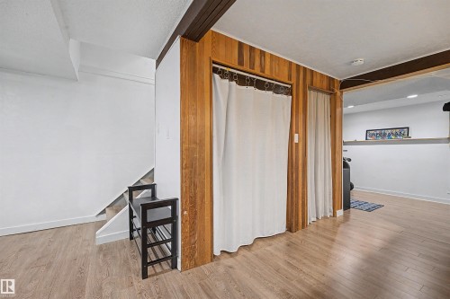 5420 146 Avenue Nw, Edmonton, AB - Indoor Photo Showing Other Room