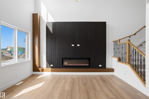 723 158 Avenue Ne, Edmonton, AB - Indoor With Fireplace