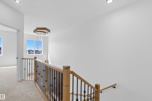 723 158 Avenue Ne, Edmonton, AB - Indoor Photo Showing Other Room