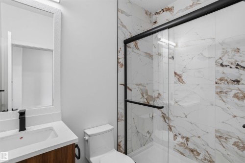723 158 Avenue Ne, Edmonton, AB - Indoor Photo Showing Bathroom