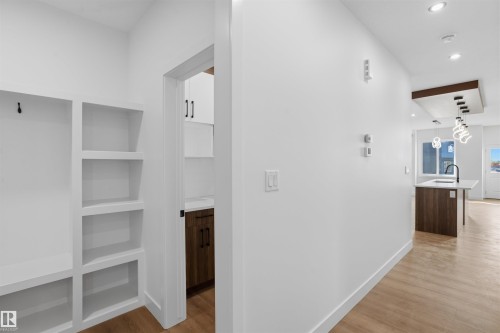 723 158 Avenue Ne, Edmonton, AB - Indoor